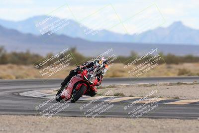 media/Nov-16-2025-Race Pace (Sun) [[8c5fa54630]]/Non Verified Riders (1st 20 Minutes)/5-Turn 15 (110pm)/